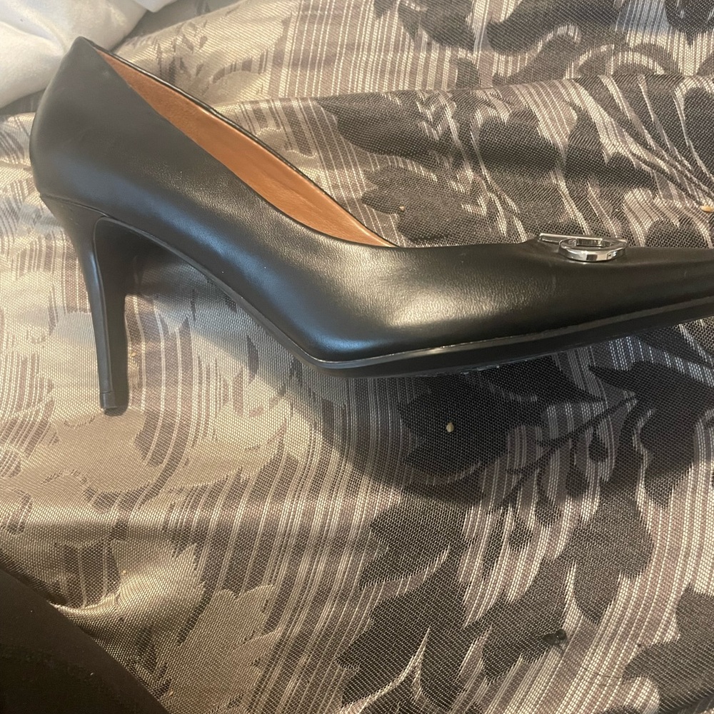 NWOT. Never worn Calvin Klein heels size 10. Three inch heel - Picture 4 of 4